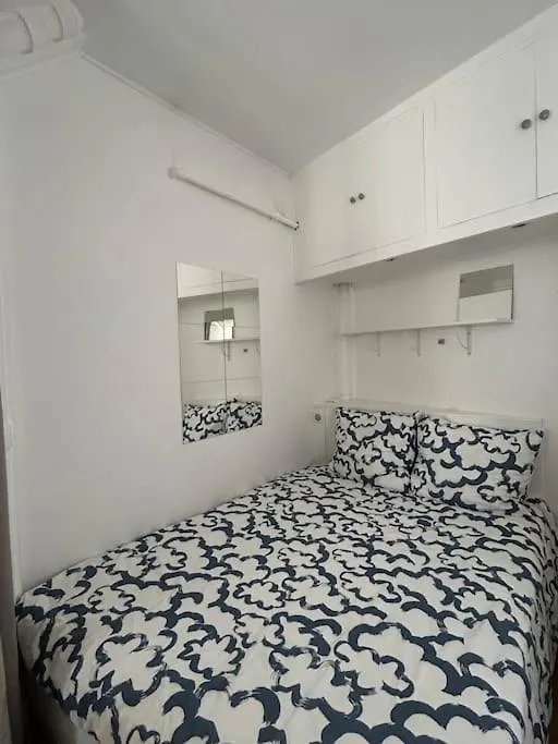Your Parisian 10 Min Walk From Eiffel Tower Apartmán