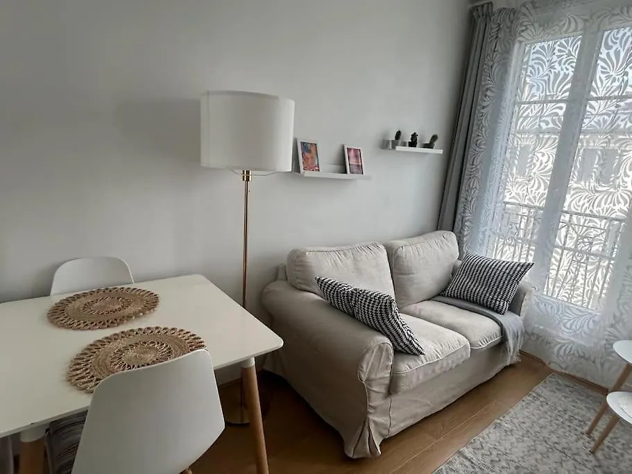 Apartment Your Parisian 10 Min Walk From Eiffel Tower