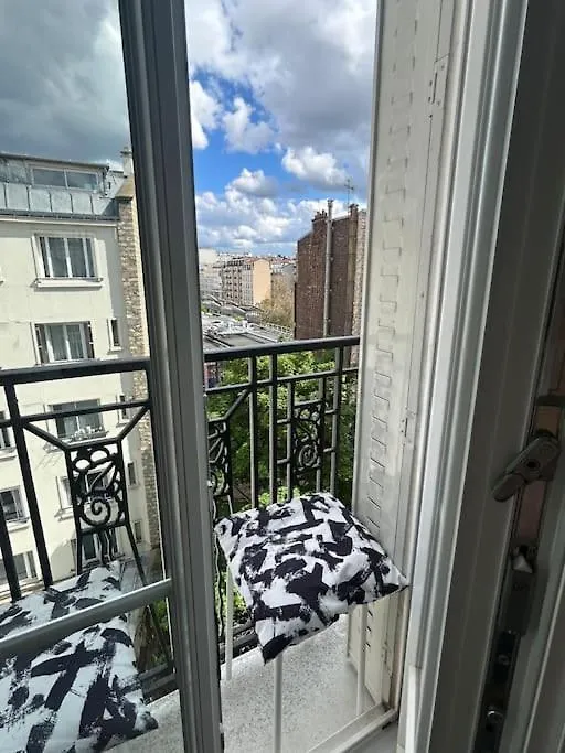 Your Parisian 10 Min Walk From Eiffel Tower Apartment Paris
